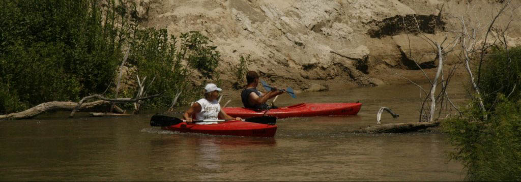 Image of people canoeing in Nebraska river